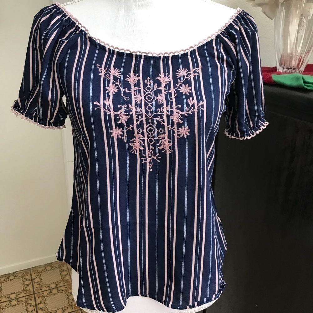 Anthropologie E & M Top Sz Small NWOT